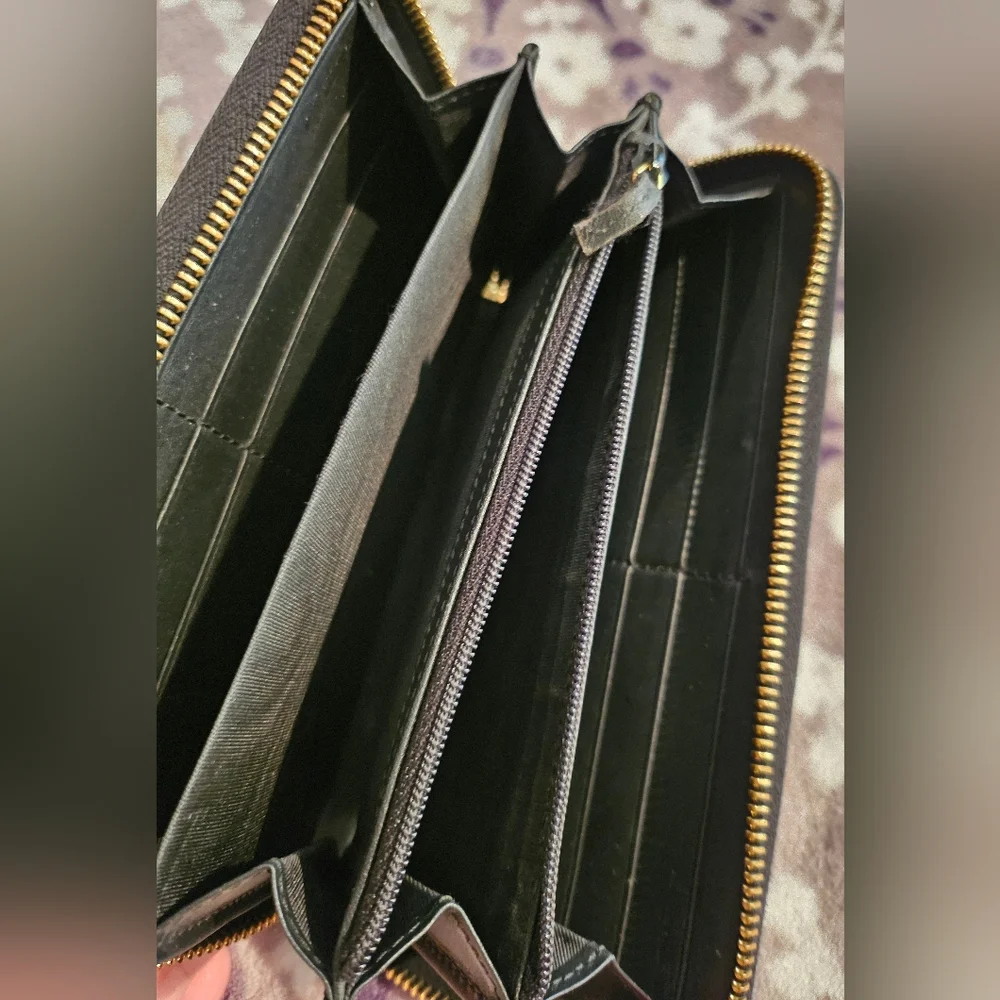 Gucci GG Supreme Bees Zip Around Wallet - Picture 7 of 11